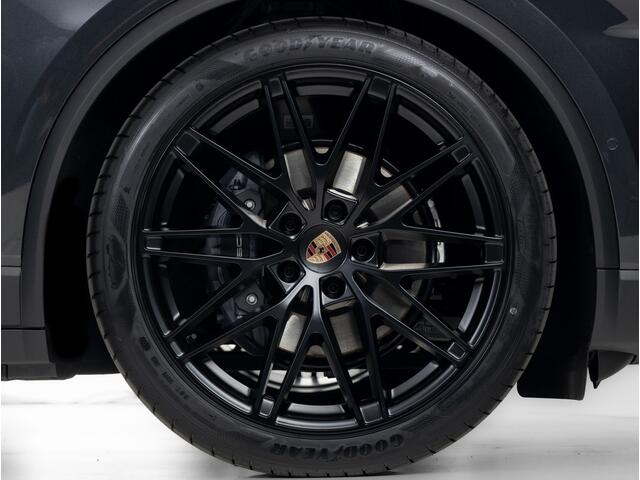 Porsche MACAN 4