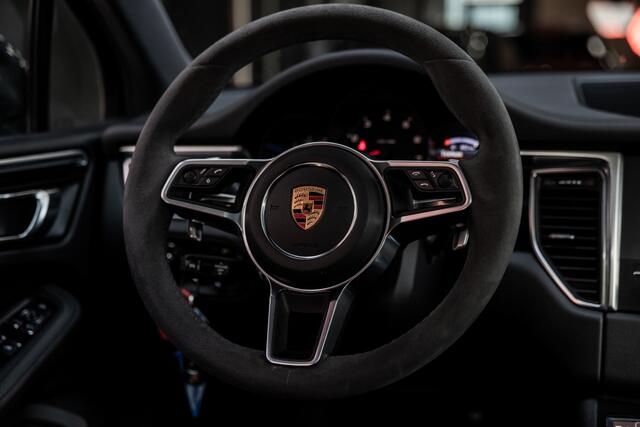 Porsche MACAN 2.0 | Alcantara |