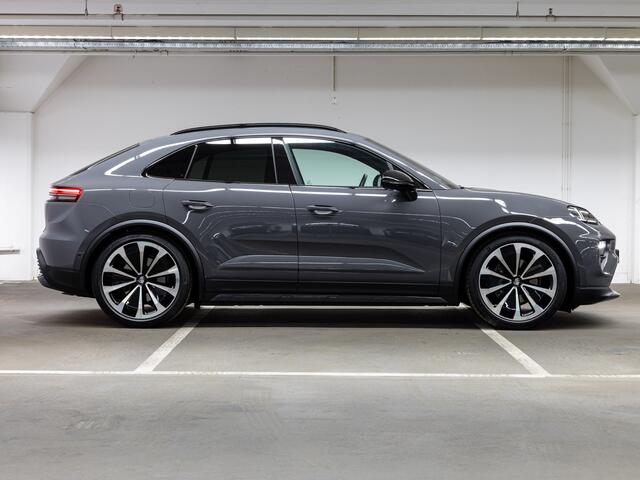 Porsche MACAN 4