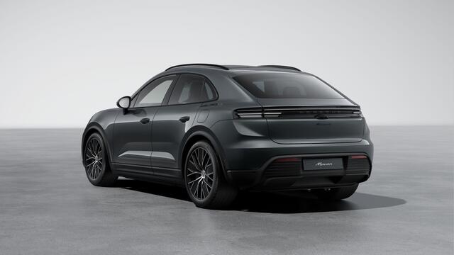 Porsche MACAN 4