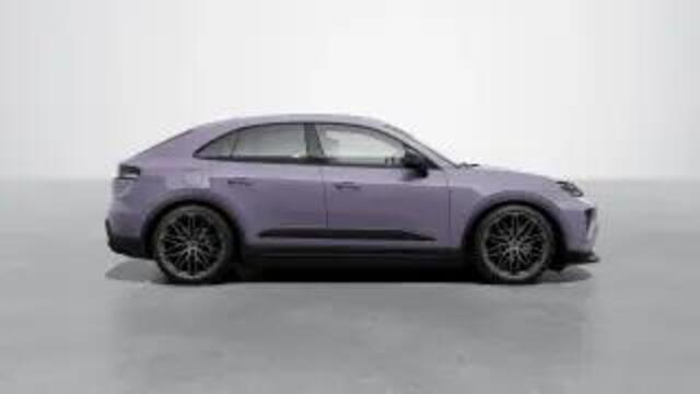 Porsche MACAN 4