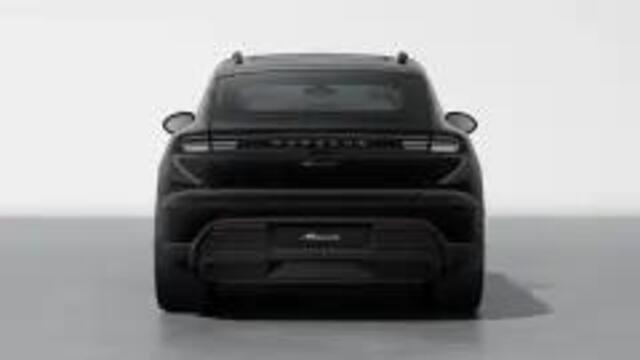 Porsche MACAN 4