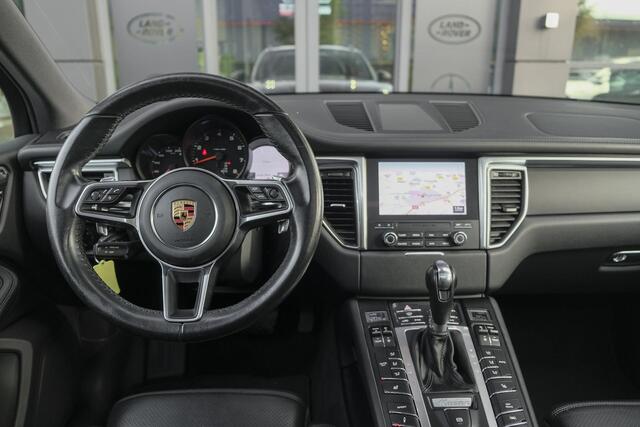 Porsche MACAN 2.0 T 252pk Panoramadak Luchtvering 18-weg Adaptieve Sportstoelen Trekhaak elektrisch 21" LMV