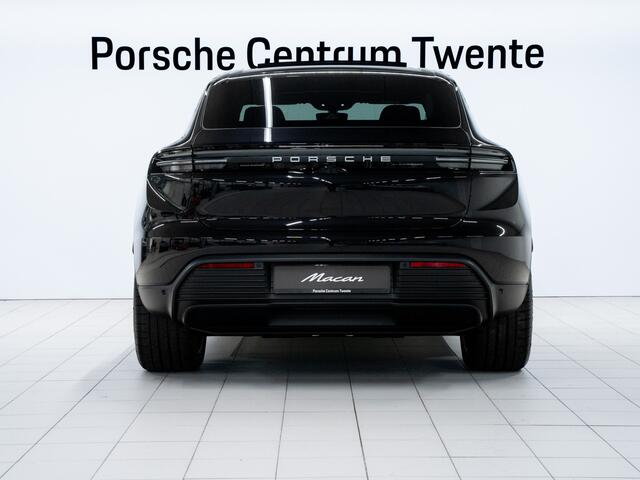 Porsche MACAN 4