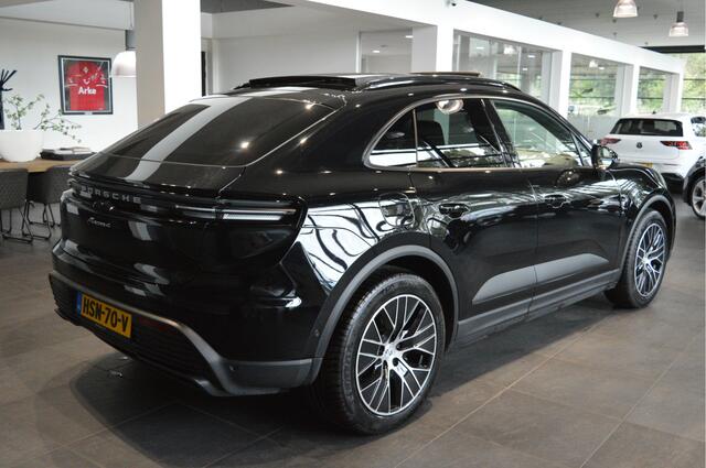 Porsche MACAN 4 100 kWh navi pano cruise camera sport chrono 20 inch !!