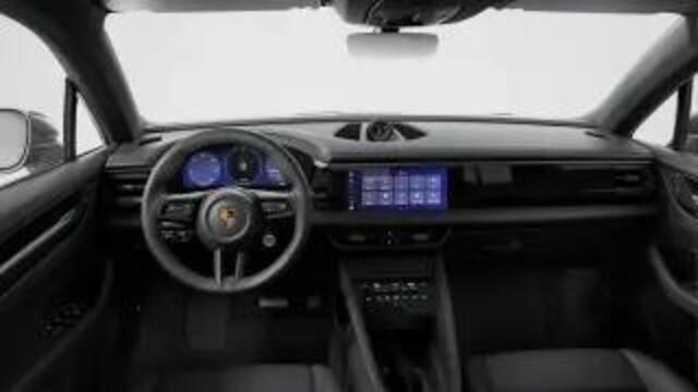 Porsche MACAN 4