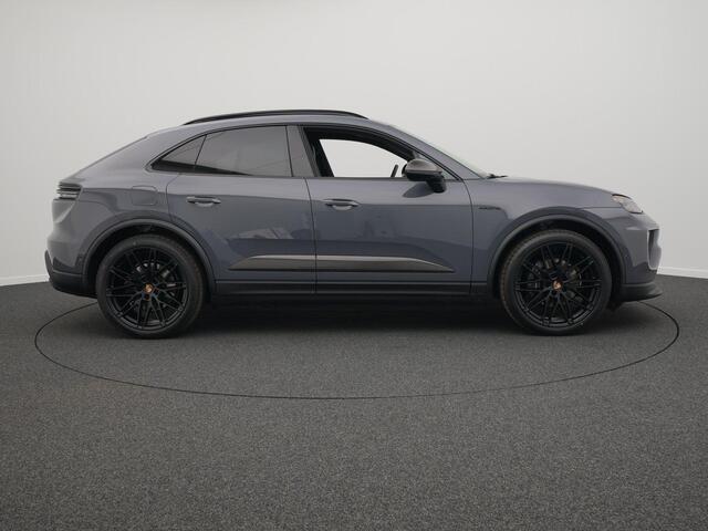 Porsche MACAN 4