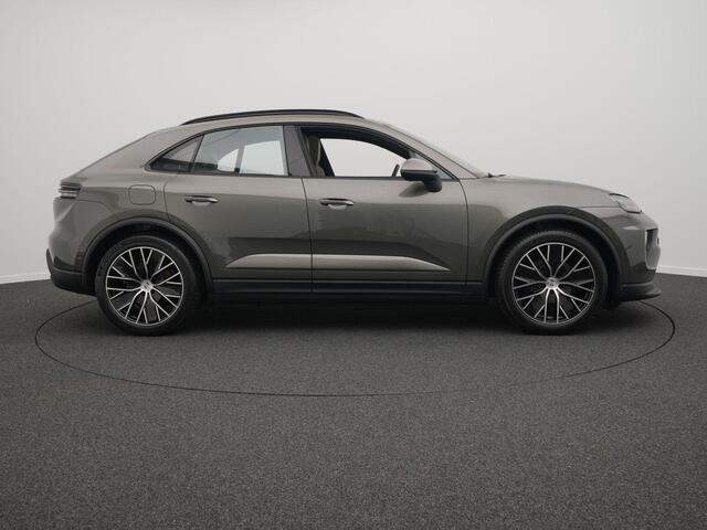 Porsche MACAN 4