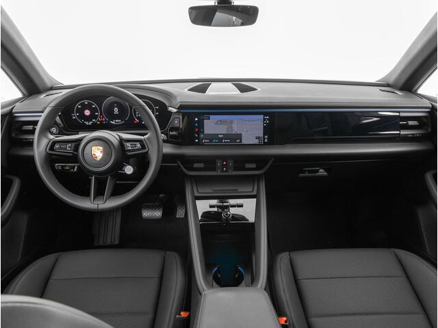 Porsche MACAN 4