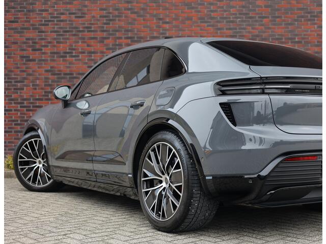 Porsche MACAN Turbo 100 kWh | Sport Chrono - Pano - Pas. Display