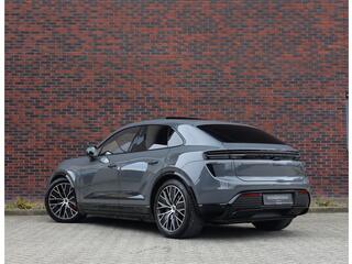 porsche-macan-turbo-100-kwh--sport