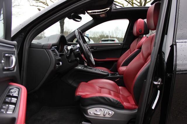Porsche MACAN 2.0 / Trekhaak / Panoramadak / Camera / Leder / Bose / 21'' / Luchtvering / Keyless / Navigatie / DAB / Stoelverwarming / ACC