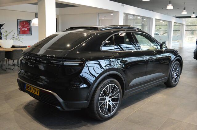 Porsche MACAN 4 100 kWh navi pano cruise camera sport chrono 20 inch !!