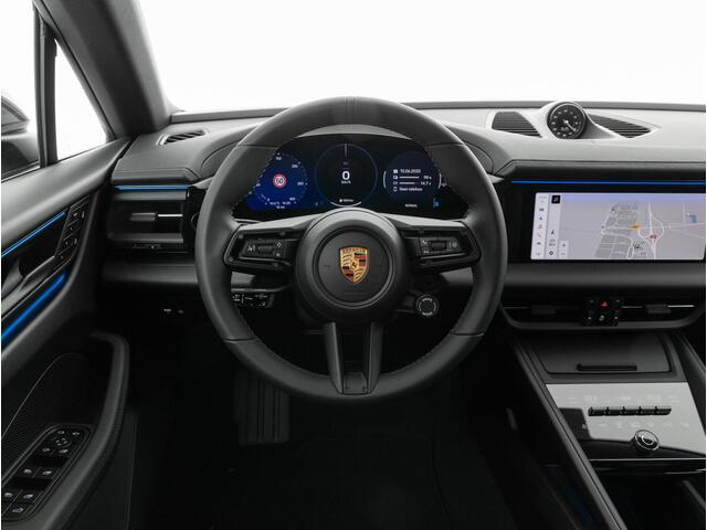 Porsche MACAN 4