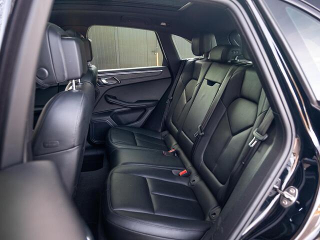 Porsche MACAN 2.0T PDK Aut. NW model | Volleder | 21" LM turbo classic | Panodak | CarPlay | Stoelverw | Parkpack | Trekhaak | Org NL & dealer onderhouden!