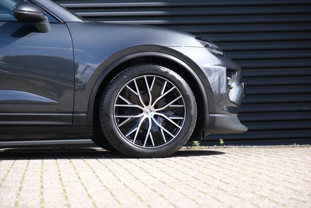 Porsche MACAN 4 100 kWh | Bose | Schuifkanteldak | 14 weg stoelverstelling | Trekhaak | Luchtvering