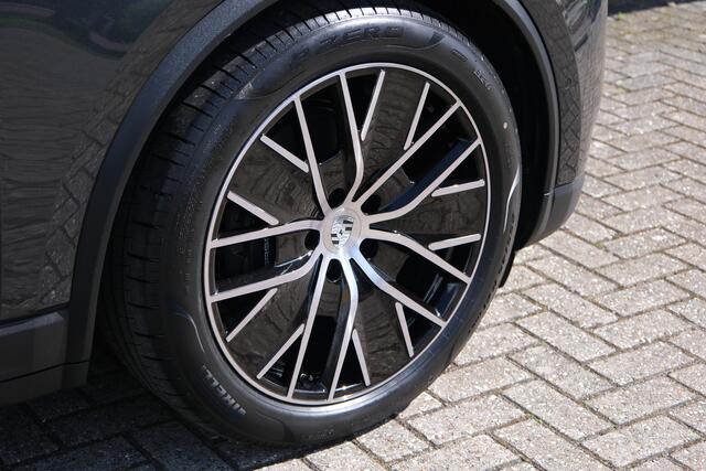 Porsche MACAN 4 100 kWh | Bose | Schuifkanteldak | 14 weg stoelverstelling | Trekhaak | Luchtvering