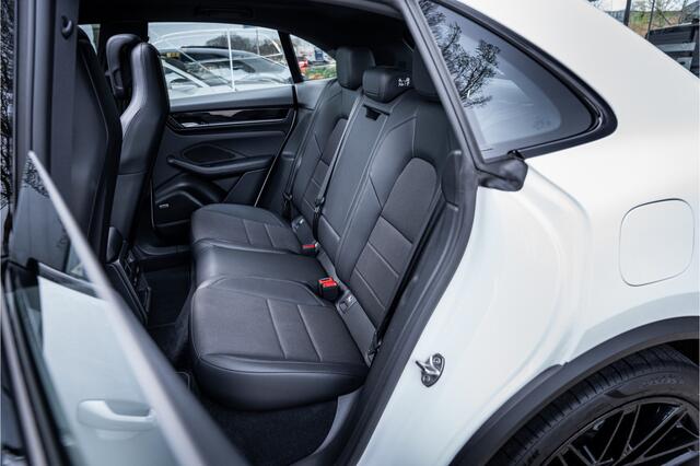 Porsche MACAN 100 kWh ** Panodak ** 22inch ** BOSE ** Rijbereik 588km (WLTP) NL-auto ** NAP!!