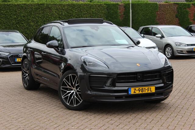 Porsche MACAN 2.0 T / Trekhaak / Panoramadak / Camera / Luchtvering / Keyless / 21'' / Adaptieve Stoelen / Sportchrono / CarPlay / Stoel+Stuurverwarming / Dodehoek / DAB / ACC