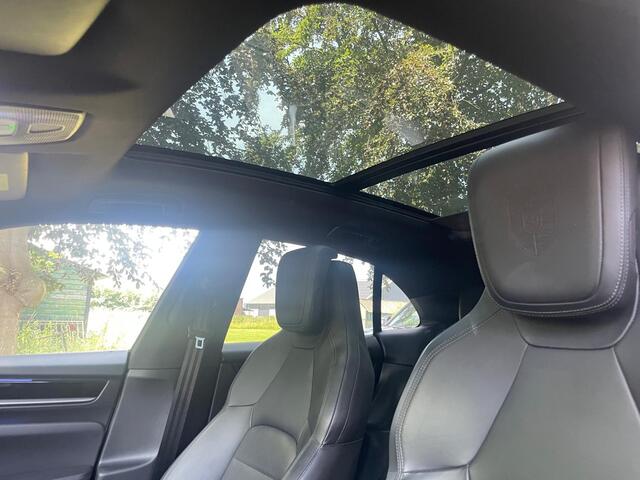 Porsche MACAN 4 100 kWh Panorama Luchtvering Matrix Passenger Display