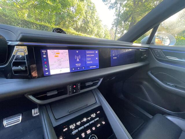 Porsche MACAN 4 100 kWh Panorama Luchtvering Matrix Passenger Display