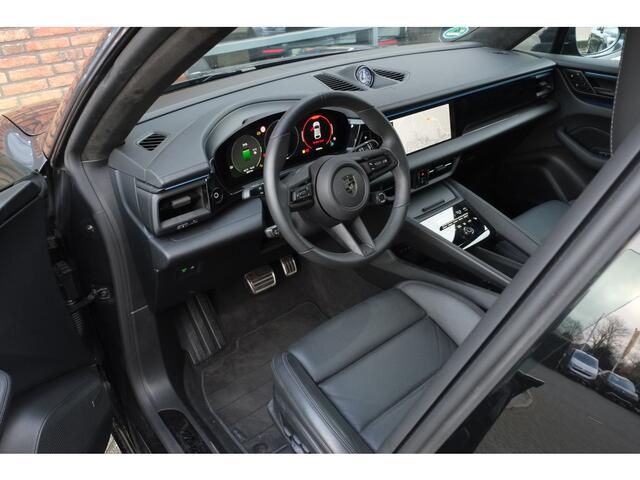 Porsche MACAN Turbo 100 kWh | SOH 99% | Pano | 360° Camera | Warmtepomp | Sport Chrono