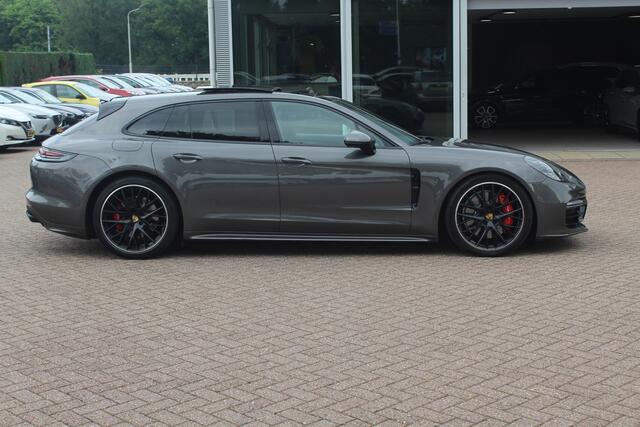 Porsche PANAMERA Sport Turismo 2.9 4 E-Hybrid / Panoramadak / 360Camera / Achterasbesturing / 21'' / Sportdesign + Chrono / Bose / Sportuitlaat / Luxe Leder / DAB / Stuurverwarming / Stoelverwarming 4x / Navigatie / DAB / Cruise Control