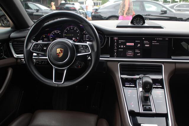 Porsche PANAMERA Sport Turismo 2.9 4 E-Hybrid / Panoramadak / 360Camera / Achterasbesturing / 21'' / Sportdesign + Chrono / Bose / Sportuitlaat / Luxe Leder / DAB / Stuurverwarming / Stoelverwarming 4x / Navigatie / DAB / Cruise Control