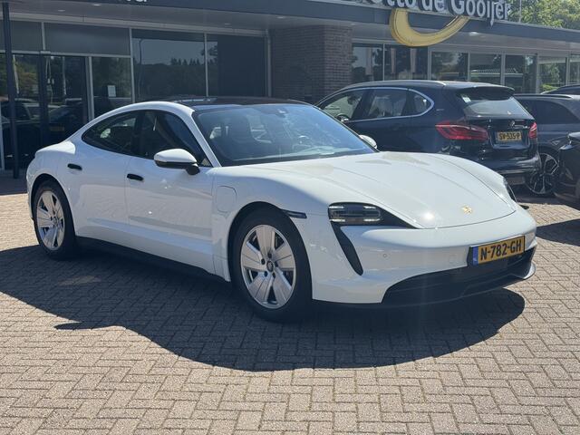 Porsche Taycan 79 kWh / Panoramadak / Leder / Parkeerhulp V+A / 19'' / Stoelverwarming / DAB / Cruise Control