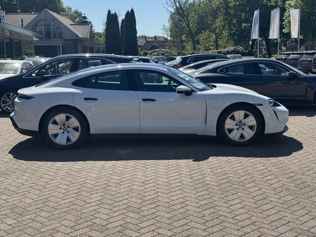 Porsche Taycan 79 kWh / Panoramadak / Leder / Parkeerhulp V+A / 19'' / Stoelverwarming / DAB / Cruise Control