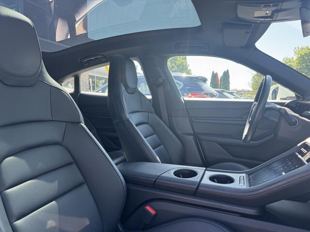 Porsche Taycan 79 kWh / Panoramadak / Leder / Parkeerhulp V+A / 19'' / Stoelverwarming / DAB / Cruise Control