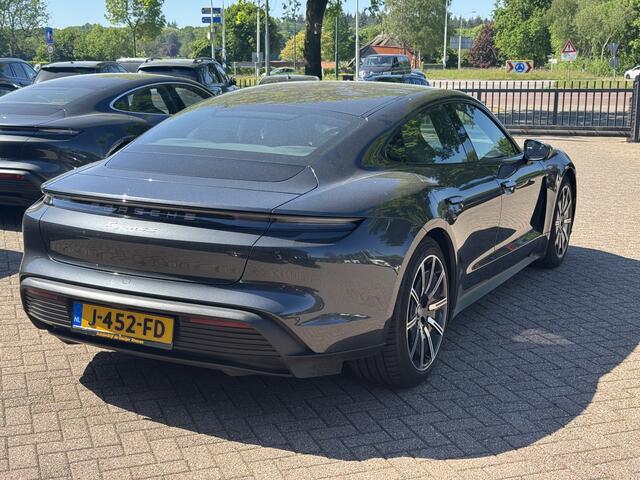 Porsche Taycan 4S Performance 84 kWh / Panoramadak / Camera / Luchtvering / Achterasbesturing / 20'' / Bose / Sportchrono / ACC / Stuurverwarming / Warmtepomp / DAB / Stoelverwarming