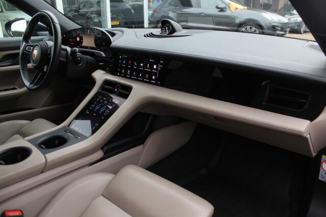 Porsche Taycan 4S Performance 84 kWh / Panoramadak / Camera / Luchtvering / Achterasbesturing / 20'' / Bose / Sportchrono / ACC / Stuurverwarming / Warmtepomp / DAB / Stoelverwarming