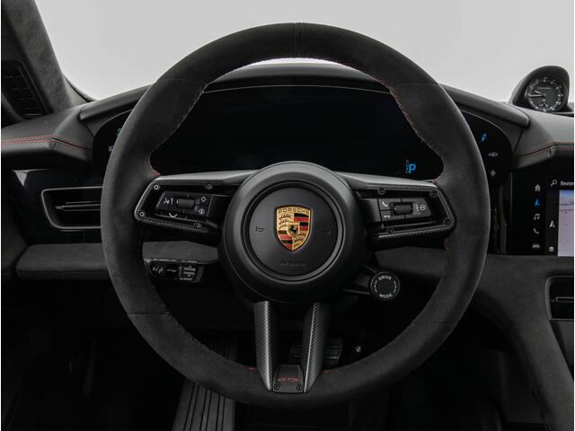 Porsche Taycan GTS