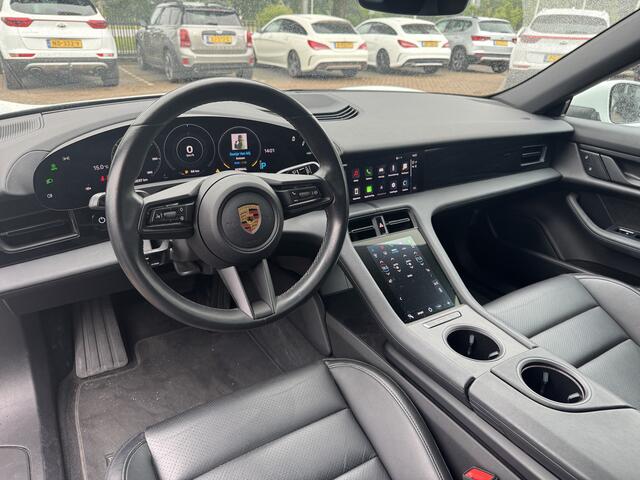 Porsche Taycan Performance 84 kWh / Panoramadak / 360Camera / Luchtvering / 20'' / Dodehoek / Stuurverwarming / Getint glas / Stoelverwarming / Warmtepomp