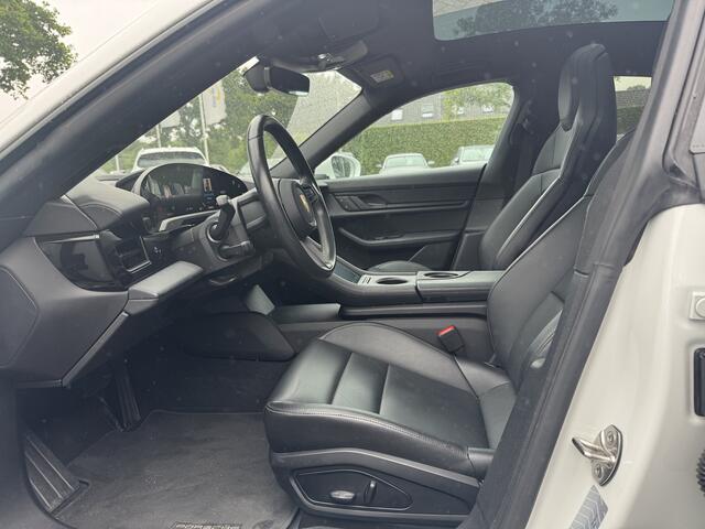 Porsche Taycan Performance 84 kWh / Panoramadak / 360Camera / Luchtvering / 20'' / Dodehoek / Stuurverwarming / Getint glas / Stoelverwarming / Warmtepomp