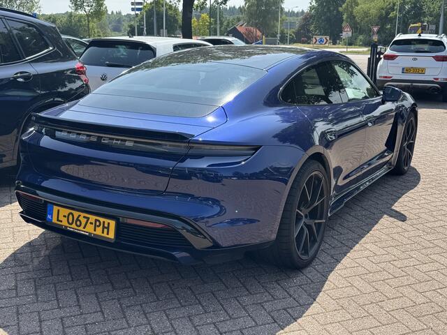 Porsche Taycan 4S Performance 84 kWh / Panoramadak / Camera / Passengerdisplay / 20'' / Luchtvering / Sportdesign / Sportchrono / Keyless / Stuurverwarming / Bose / ACC / Dodehoek / Stoelverwarming / Warmtepomp
