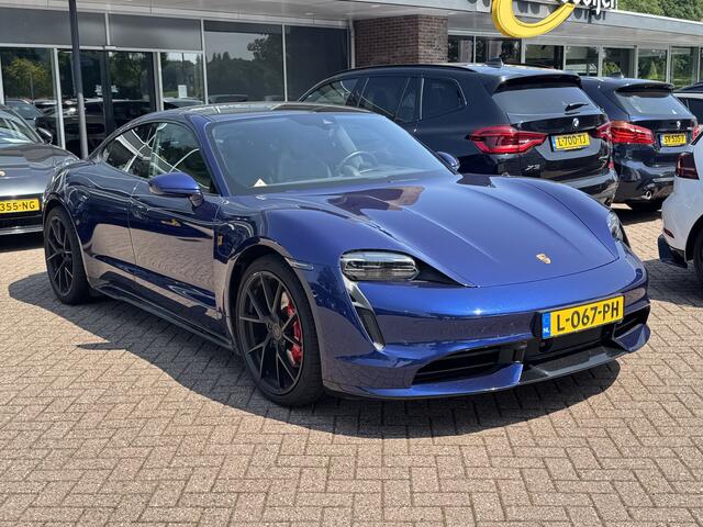 Porsche Taycan 4S Performance 84 kWh / Panoramadak / Camera / Passengerdisplay / 20'' / Luchtvering / Sportdesign / Sportchrono / Keyless / Stuurverwarming / Bose / ACC / Dodehoek / Stoelverwarming / Warmtepomp
