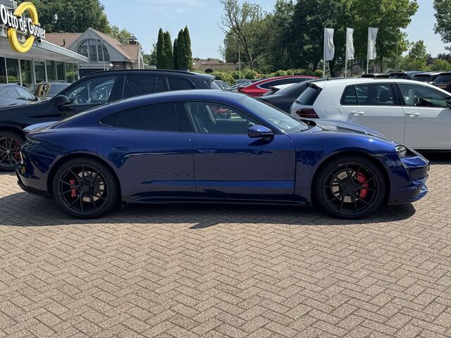 Porsche Taycan 4S Performance 84 kWh / Panoramadak / Camera / Passengerdisplay / 20'' / Luchtvering / Sportdesign / Sportchrono / Keyless / Stuurverwarming / Bose / ACC / Dodehoek / Stoelverwarming / Warmtepomp