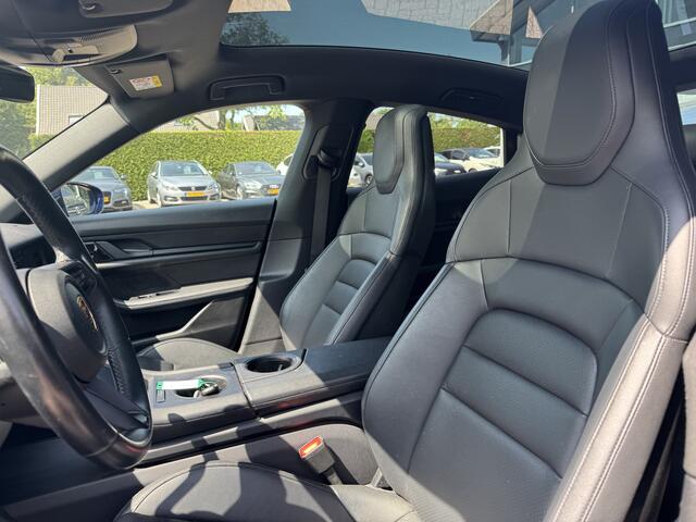 Porsche Taycan 4S Performance 84 kWh / Panoramadak / Camera / Passengerdisplay / 20'' / Luchtvering / Sportdesign / Sportchrono / Keyless / Stuurverwarming / Bose / ACC / Dodehoek / Stoelverwarming / Warmtepomp