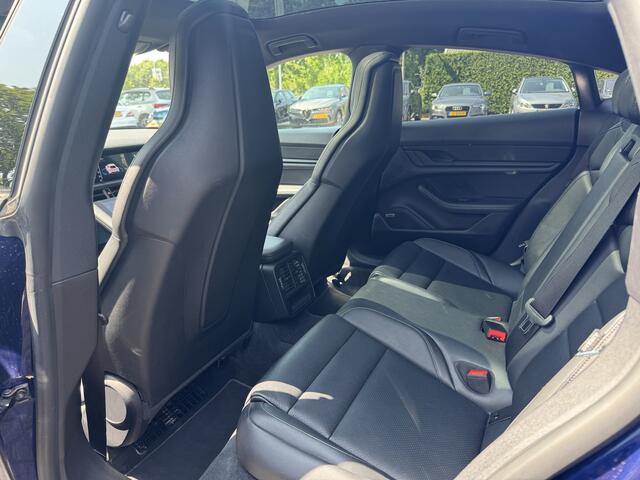 Porsche Taycan 4S Performance 84 kWh / Panoramadak / Camera / Passengerdisplay / 20'' / Luchtvering / Sportdesign / Sportchrono / Keyless / Stuurverwarming / Bose / ACC / Dodehoek / Stoelverwarming / Warmtepomp