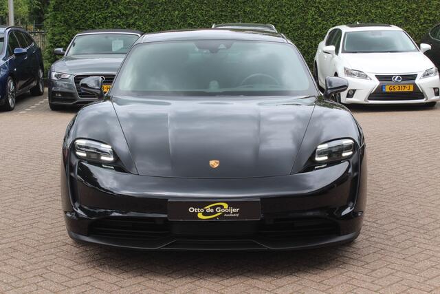 Porsche Taycan Performance 84 kWh / Panoramadak / Camera / Passenger Display / 20'' / Luchtvering / Sportchrono / Stoelventilatie / Stuurverwarming / Dodehoek / Apple CarPlay / Stoelverwarming / Cruise Control