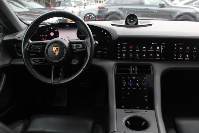Porsche Taycan Performance 84 kWh / Panoramadak / Camera / Passenger Display / 20'' / Luchtvering / Sportchrono / Stoelventilatie / Stuurverwarming / Dodehoek / Apple CarPlay / Stoelverwarming / Cruise Control