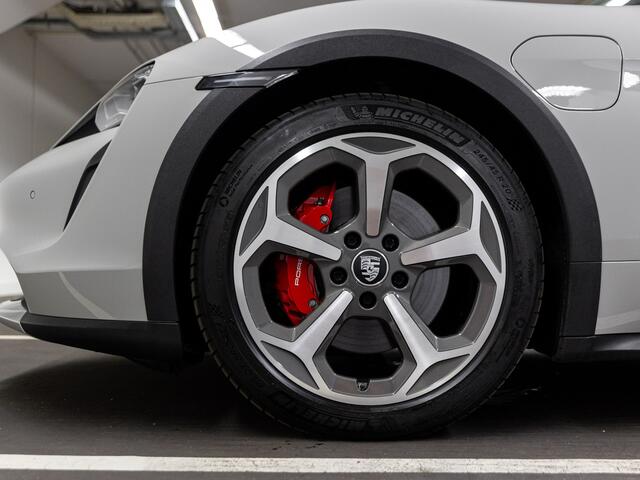 Porsche Taycan 4S Cross Turismo