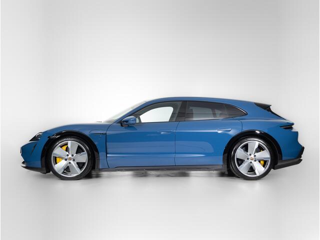 Porsche Taycan Turbo S Cross Turismo