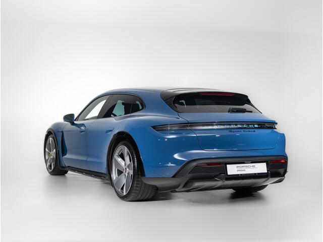 Porsche Taycan Turbo S Cross Turismo