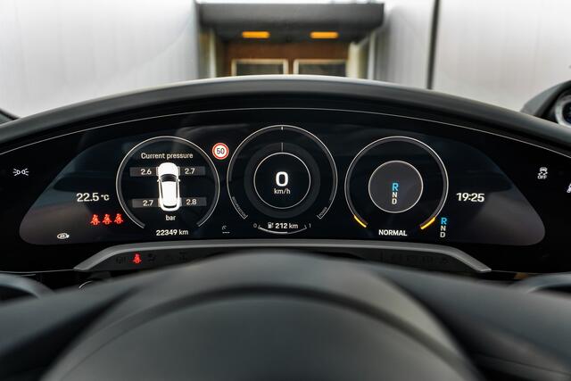 Porsche Taycan Sport Turismo Turbo S 93 kWh - Full Option - Carbon