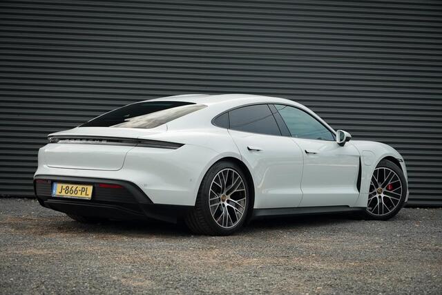 Porsche Taycan 4S Performance 84 kWh / 4Wiel Sturing / Warmtepomp / Sportstoelen