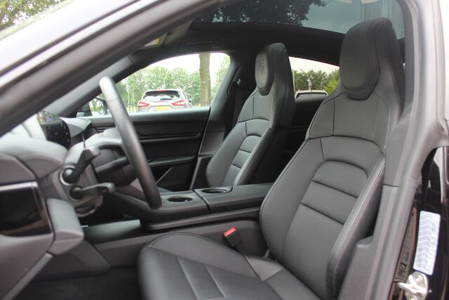 Porsche Taycan Performance 84 kWh 26.170 km! / SoH 95.9% / Panoramadak / 360Camera / 21'' / Bose / ACC / Warmtepomp / Leder / Stuurverwarming