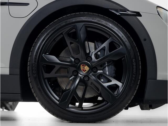 Porsche Taycan 4 Cross Turismo